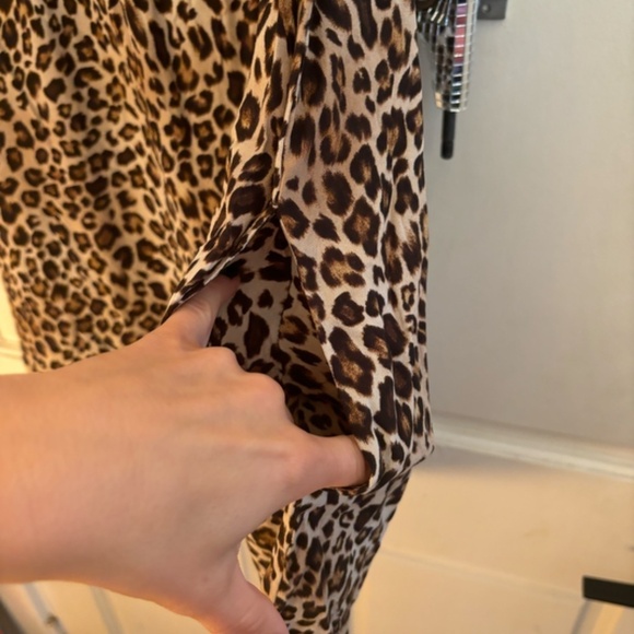 Velvet by Graham & Spencer Leopard Dress with Pockets Small - Picture 4 of 10